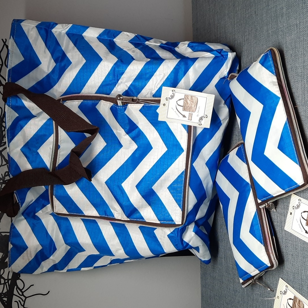 3 Foldable Zipper Top Closure Shopping Tote Vinyl Blue White Chevron Reuseable
